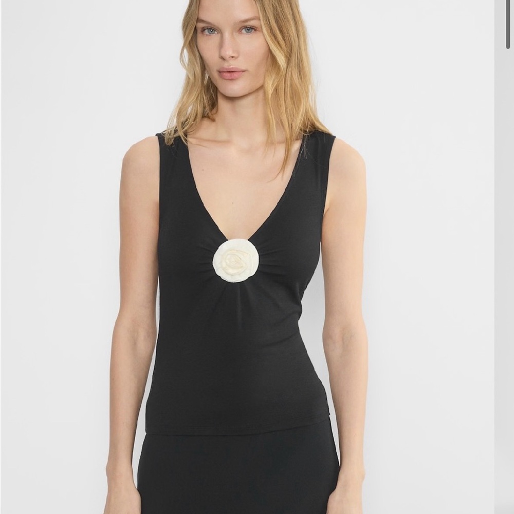 Aritzia rosette tank ‘goodlux bloom’